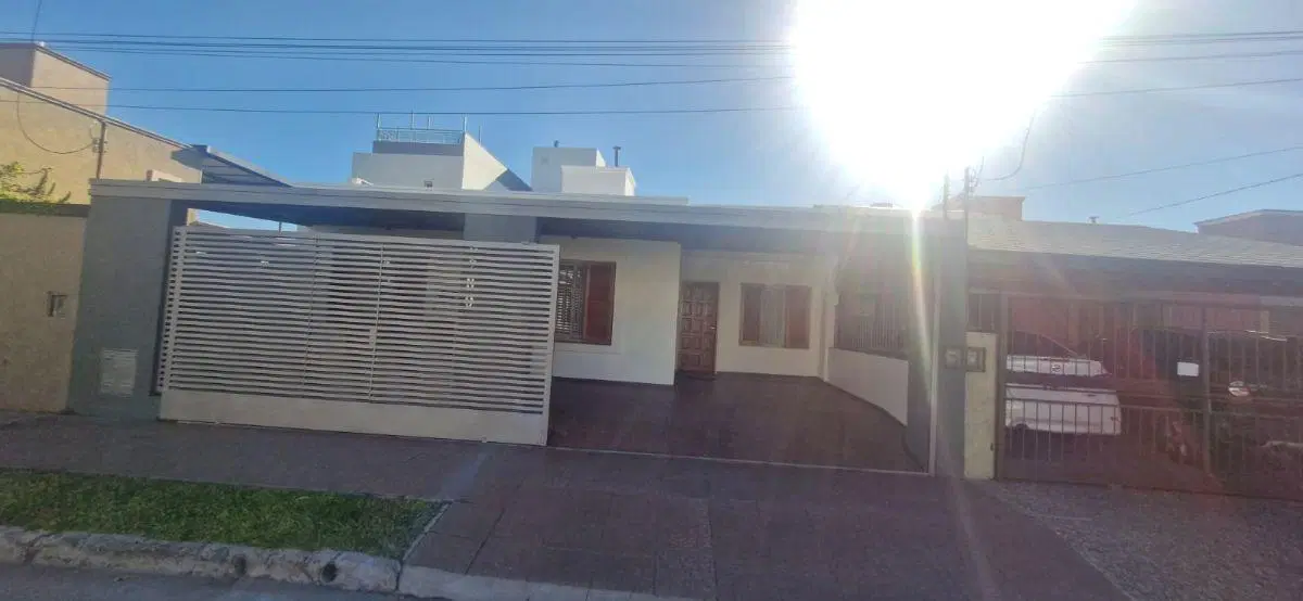 VENTA | EXCLUSIVA CASA | 3 DORMI | PILETA | PATIO | COCHERA DOBLE 3