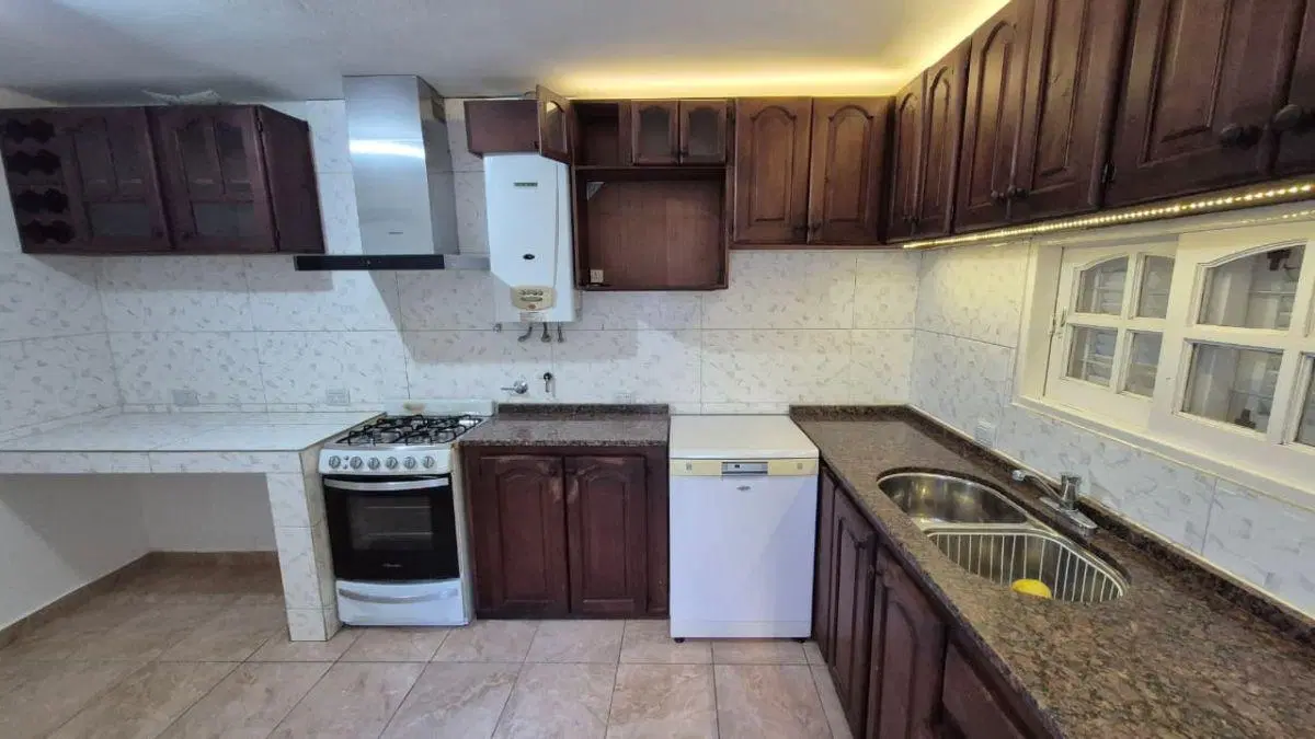 Alquiler Bajo Palermo- casa 3 dormitorios + escritorio 4