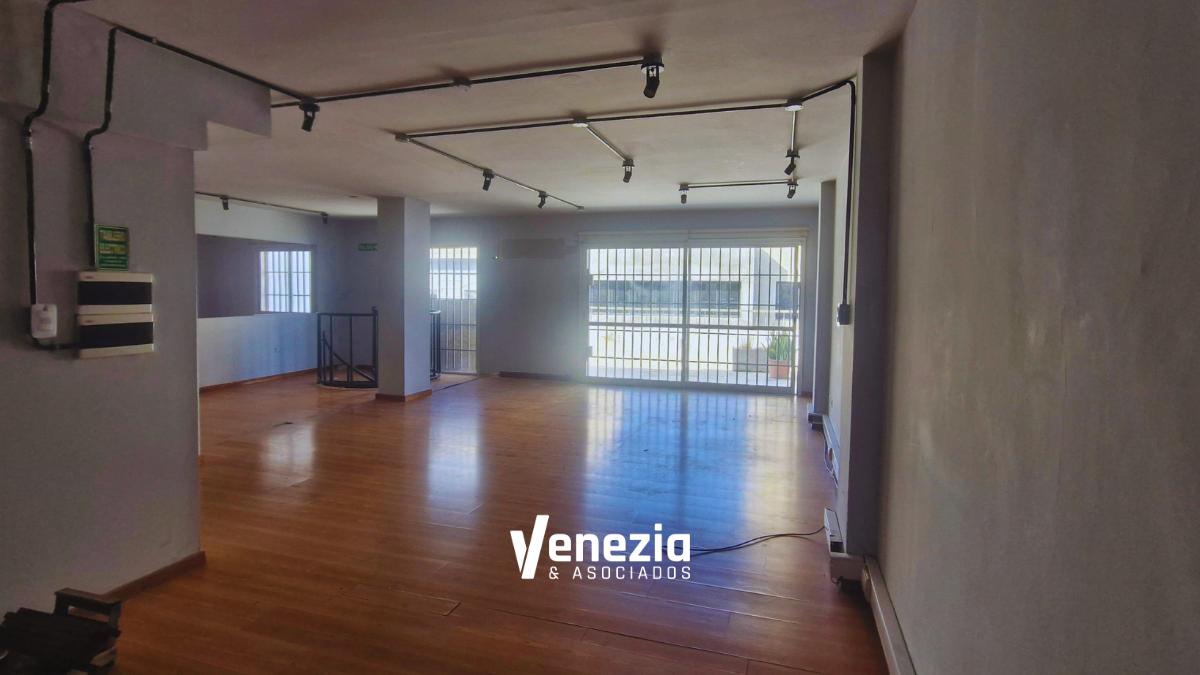 Foto de Gran Oportunidad Comercial- Depósito | Oficina : VENTA 680 m² en 3, imagen 1