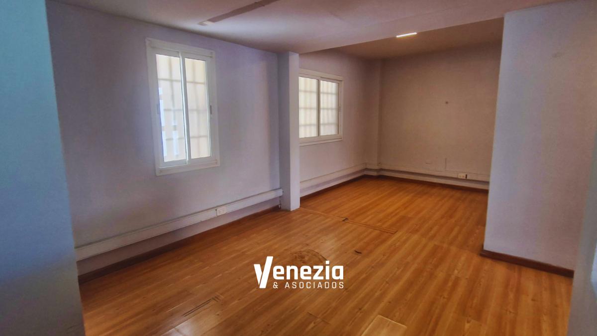 Foto de Gran Oportunidad Comercial- Depósito | Oficina : VENTA 680 m² en 3, imagen 4