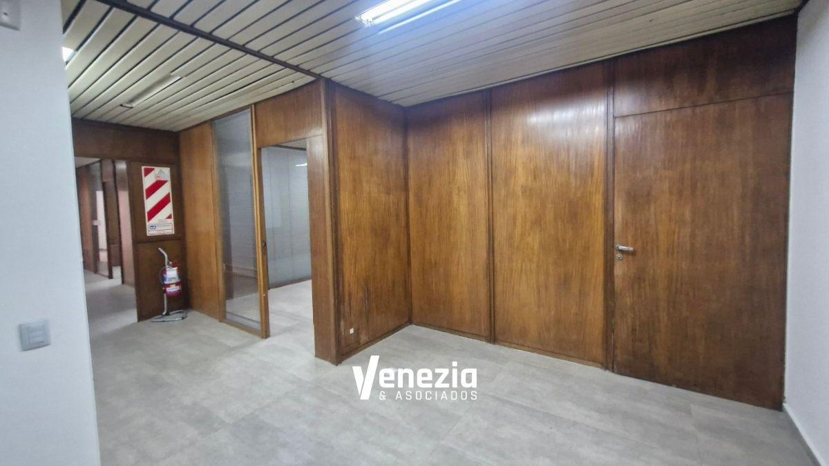 Foto de ¡Oportunidad! Oficina en Alquiler - 120 m² sobre Peatonal - 5 Privados, imagen 4