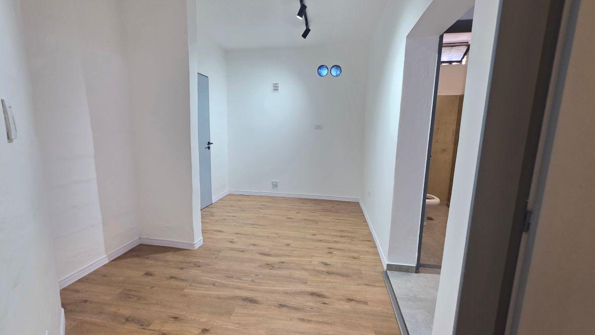 Foto de LOCAL u OFICINA COMERCIAL RECICLADO A ESTRENAR BAJO PALERMO ESCOBAR SIN, imagen 3