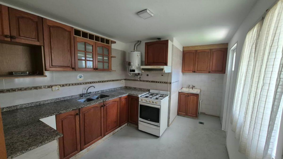 Foto de VENTA DUPLEX B URCA- MEJOR ZONA- 3 DORMITORIOS- COCHERA, imagen 3