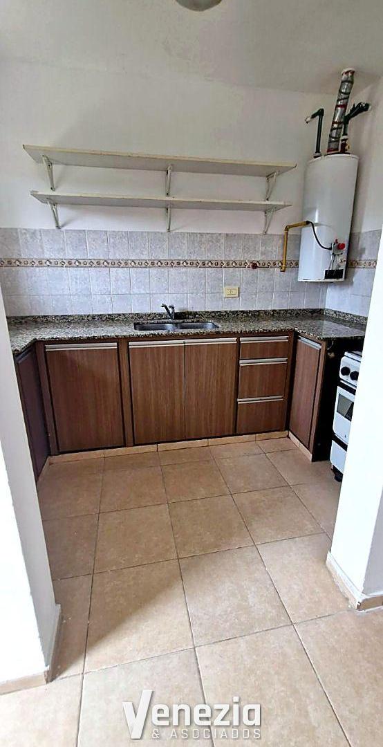 Foto de ALQUILER | Dúplex de 2 dormitorios con patio y cochera – B° Parque, imagen 5