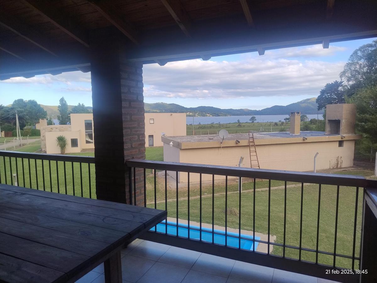 Casa con Excelente Ubicacion - Cercana Al Lago 3