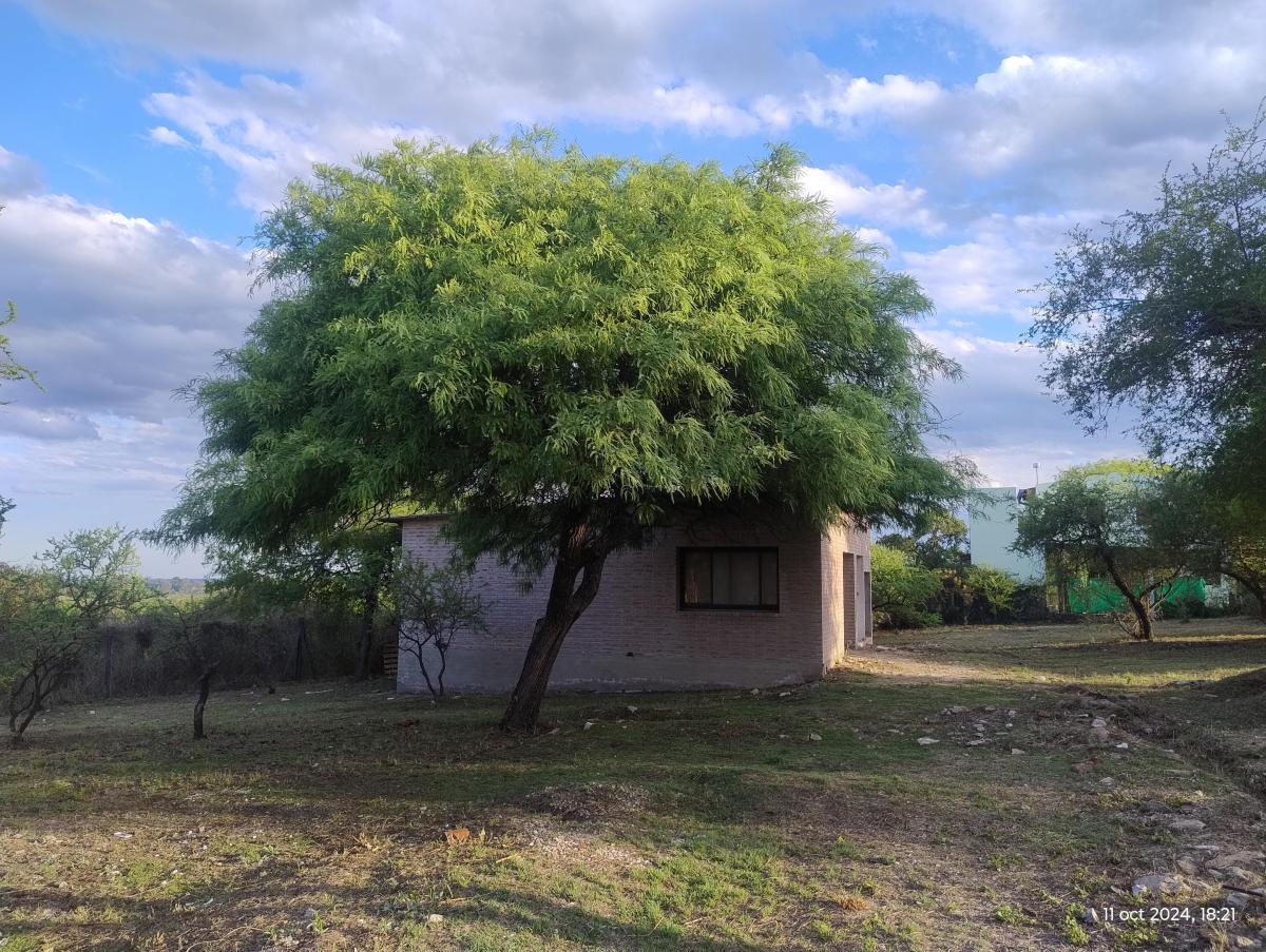 Casa con Excelente Ubicacion en Las Sierras 1