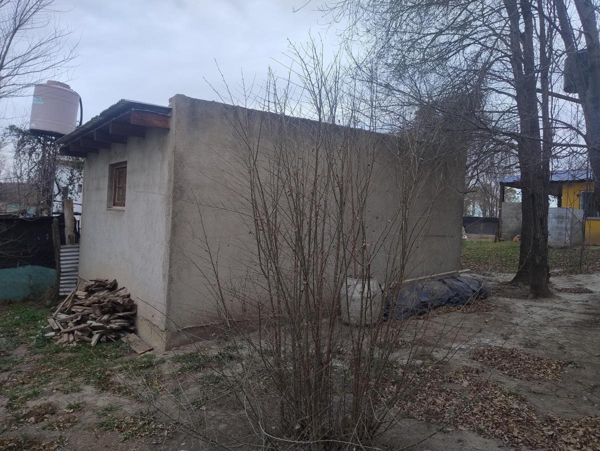 Casa con Excelente Ubicacion, Proxima a La Zona Comercial 3
