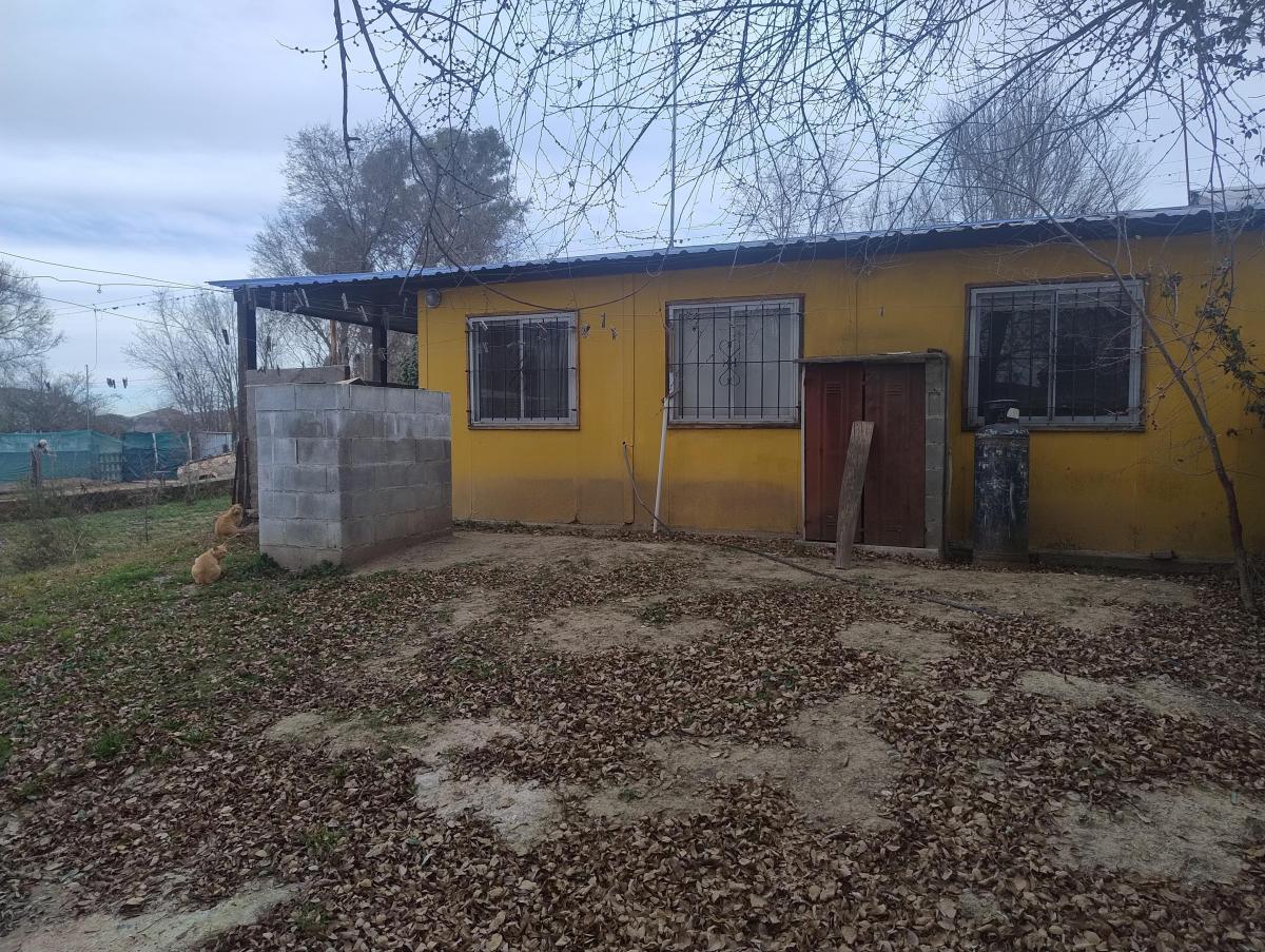 Casa con Excelente Ubicacion, Proxima a La Zona Comercial 2