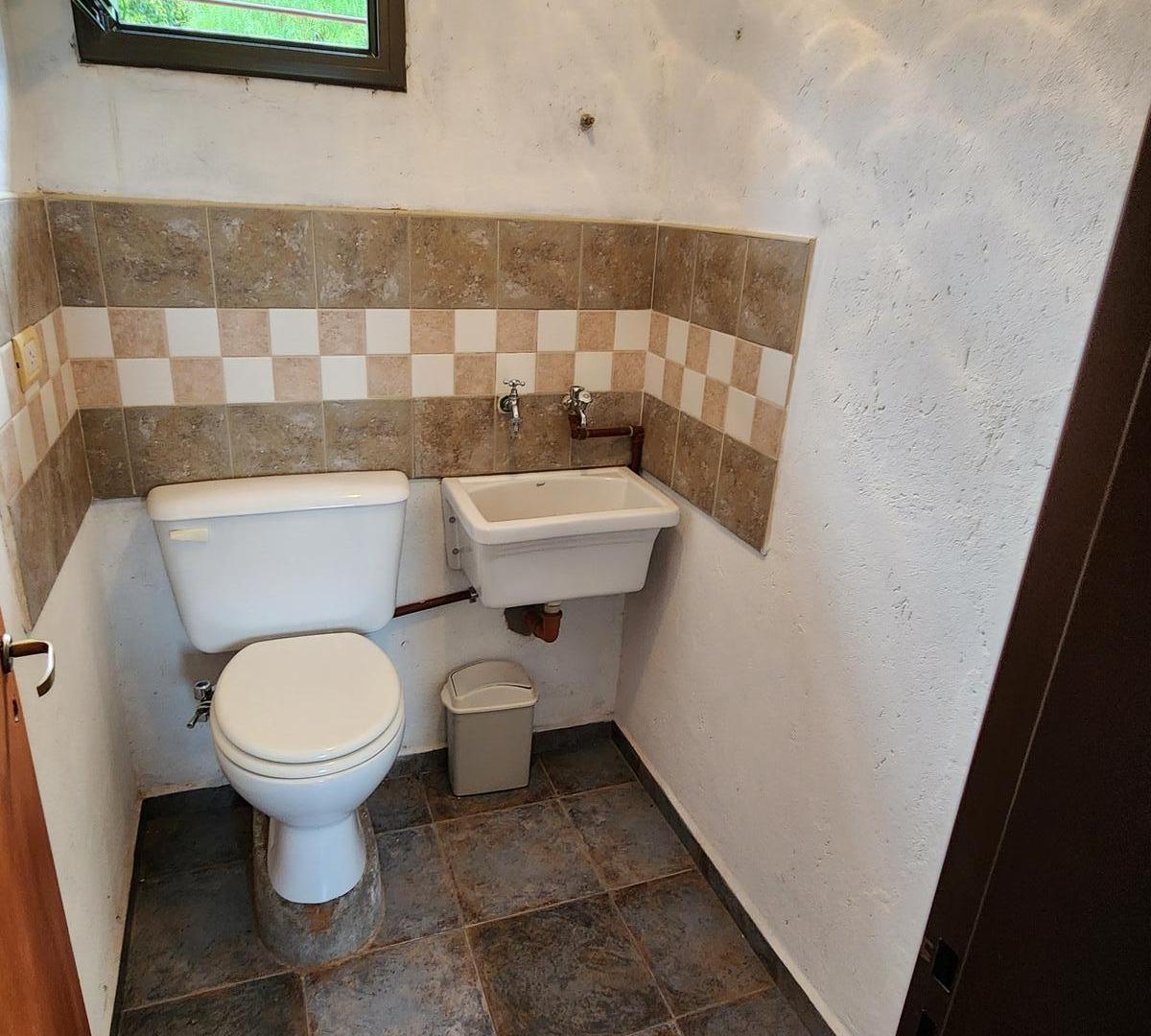 Foto de CASA CON AMPLIO PARQUE Y PILETA EN VENTA, imagen 3