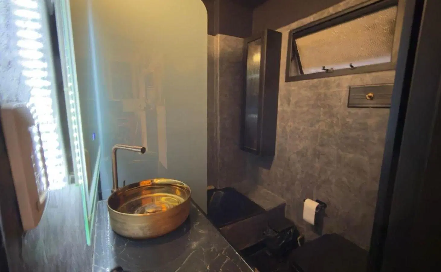 VENTA Departamento reciclado a nuevo 2 amb Flores 2