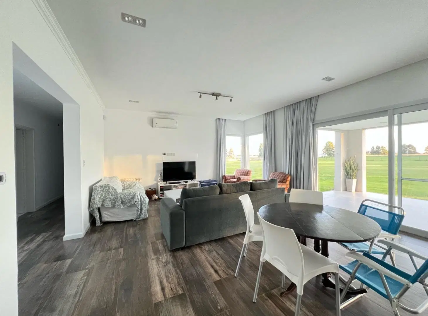 Venta Casa 7 ambientes Malvinas Brandsen 3
