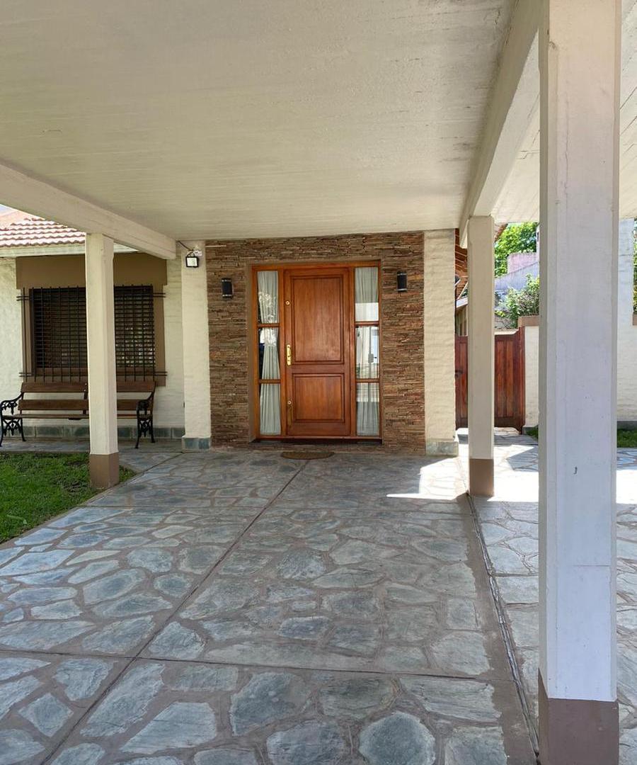Foto de VENTA Casa 6 Ambientes en Barrio La Dolly Brandsen, imagen 1