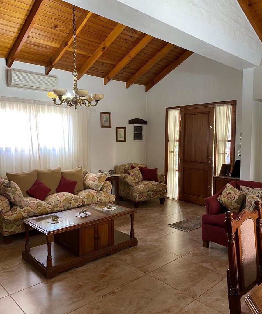 Foto de VENTA Casa 6 Ambientes en Barrio La Dolly Brandsen, imagen 2