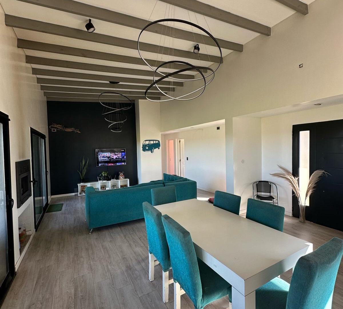 Foto de VENTA Casa 5 Amb en Estancia Las Malvinas Brandsen, imagen 2
