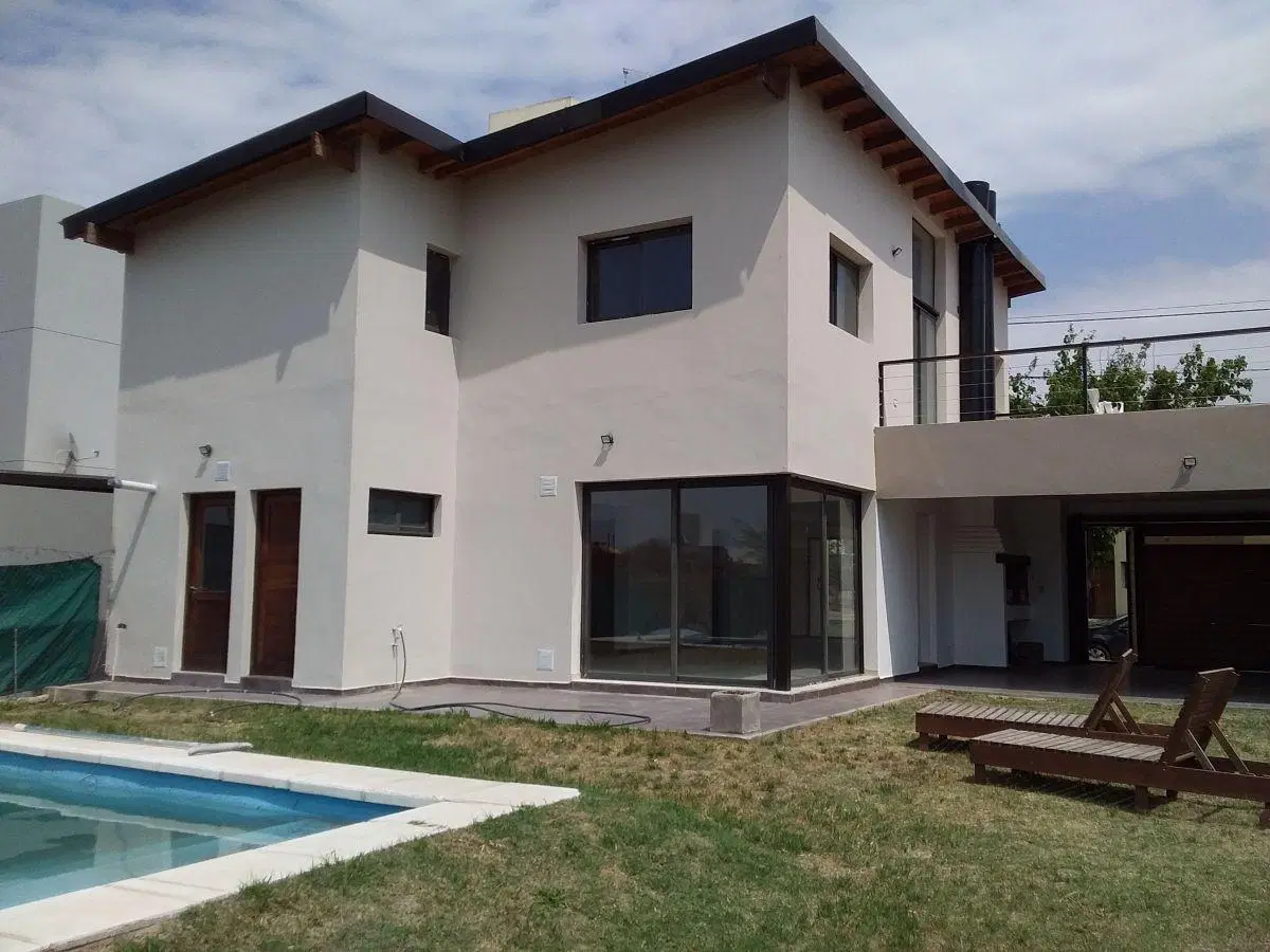 Alquilo casa en Tejas del Sur 3, 4 dorm, 4 baños, calefacción por radiadores 4