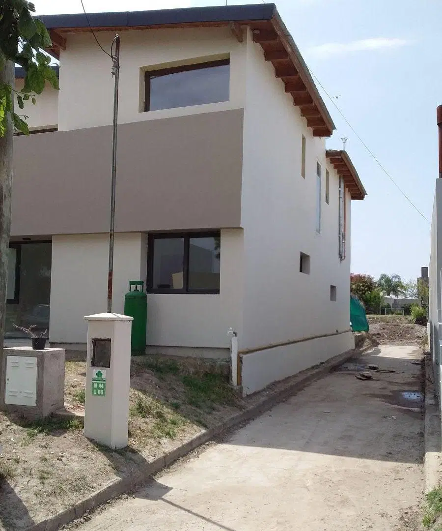 Alquilo casa en Tejas del Sur 3, 4 dorm, 4 baños, calefacción por radiadores 2