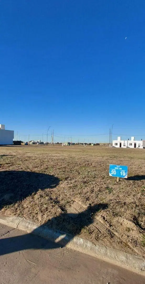 VENDO LOTE APTO DUPLEX EN CUESTAS DE MANANTIALES 8