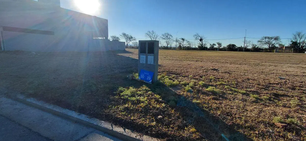 Vendo lote apto casa en Costas de Manantiales 3