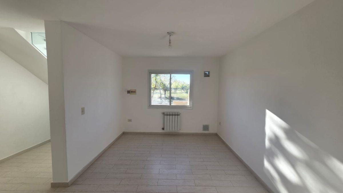 Foto de VENDO CASA EN TEJAS DEL SUR 3 , 3 DORM 3 BAÑOS FRENTE A ESPACIO VERDE, imagen 1