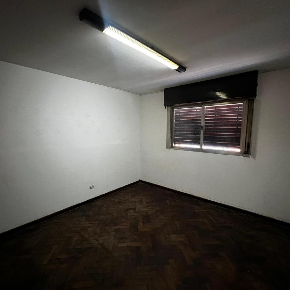 Departamento y Local Comercial en Gorriti 1