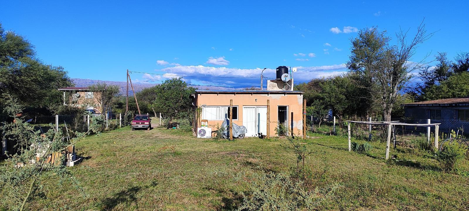 VENTA DE CASA DE UN DORMITORIO EN LAS MARAVILLAS, MUY CERCA DEL RIO