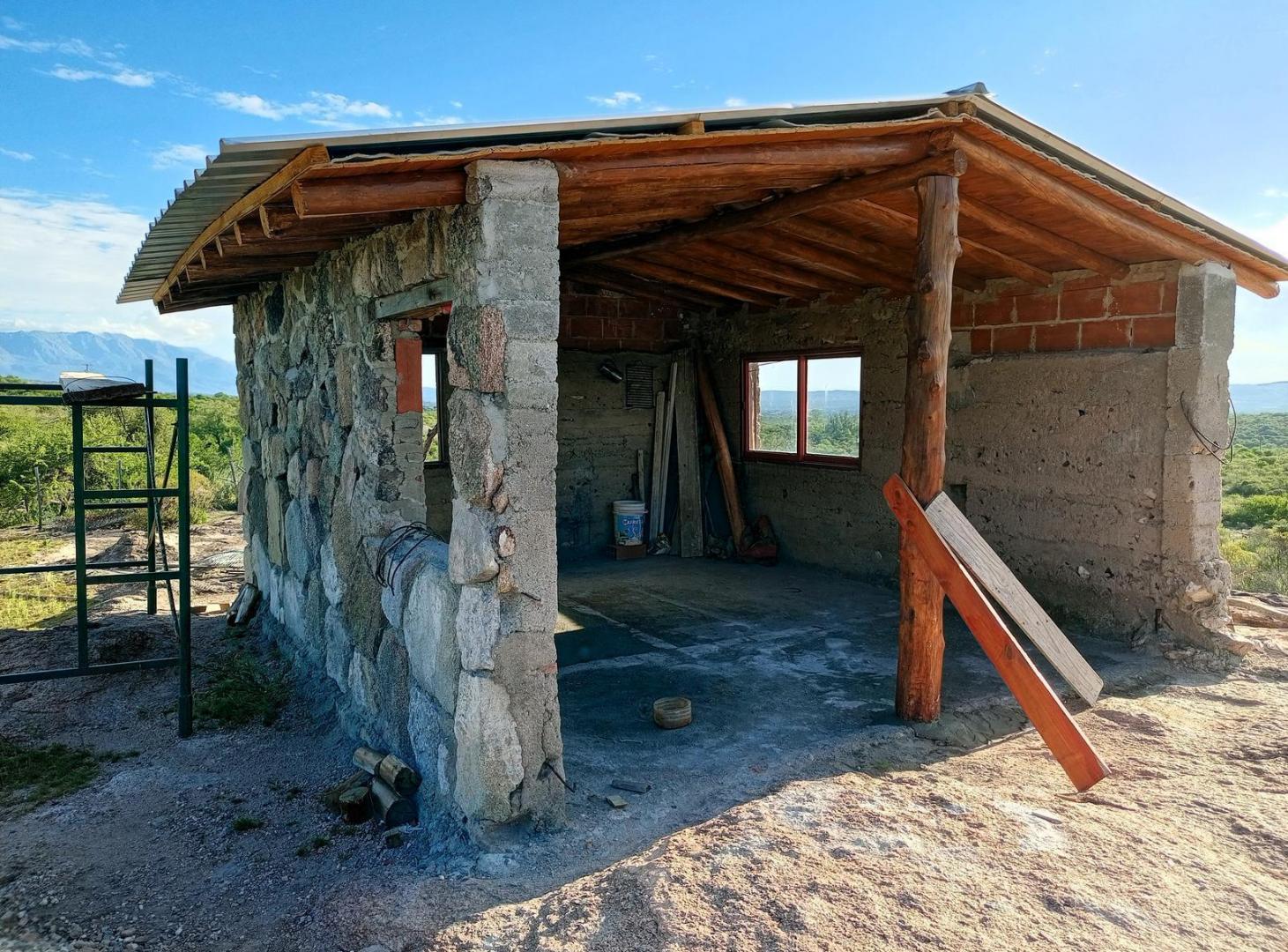 Foto de SE VENDE CASA CON IMPACTANTES VISTAS A LAS SIERRAS EN MINA CLAVERO, imagen 1
