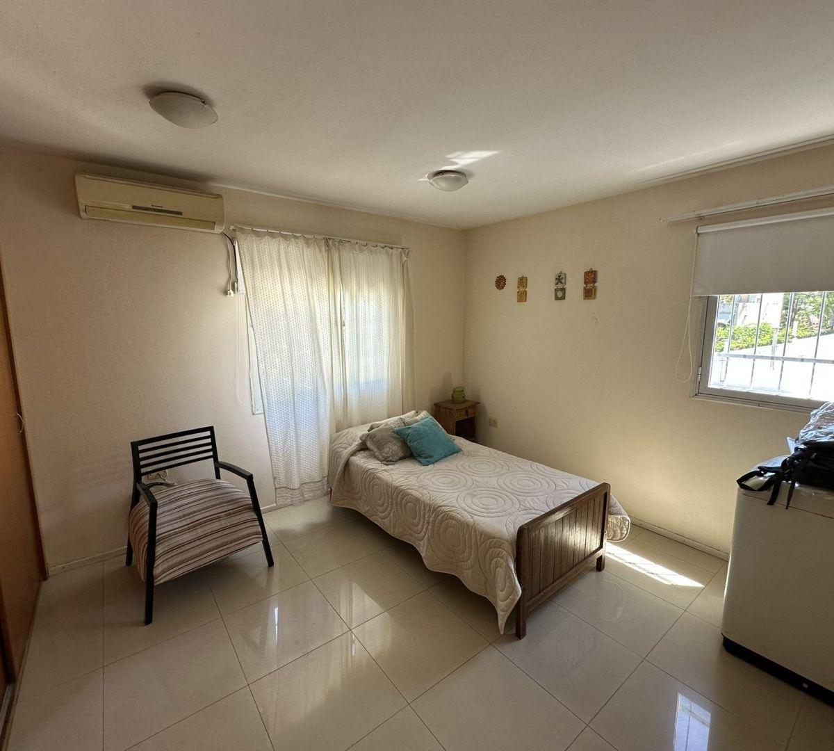 Venta Casa Arguello Pileta 5 Dorm Apto Credito 5
