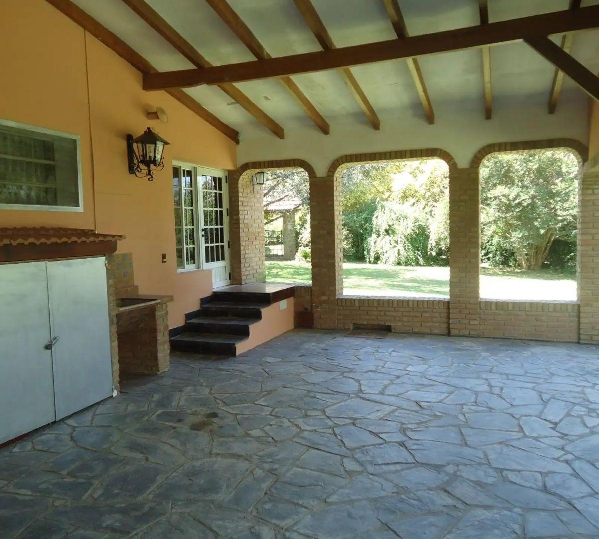 Venta de Casa con Pileta y Chalet Son 4 Dorm., Santa Rosa de Calamuchita 4