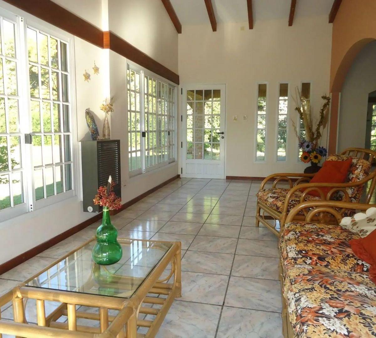 Venta de Casa con Pileta y Chalet Son 4 Dorm., Santa Rosa de Calamuchita 5