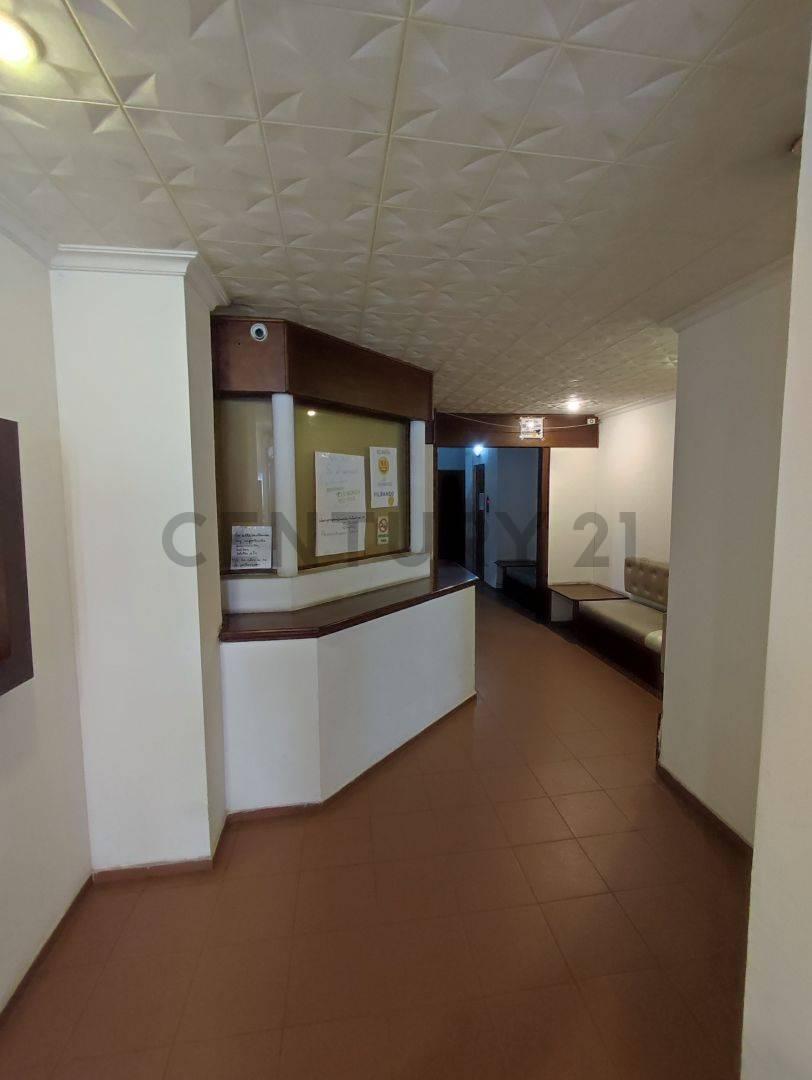 Venta Edificio de 13 Dptos y Local Comercial B° Centro 2