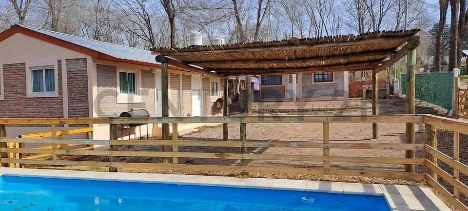 se Vende Complejo de 3 Cabañas en Los Reartes. Valle de Calamuchita. son 3 Cabañit. 1