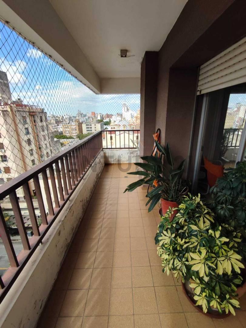 Venta Dpto 4 Dorm y 2 Cocheras B° Centro 2