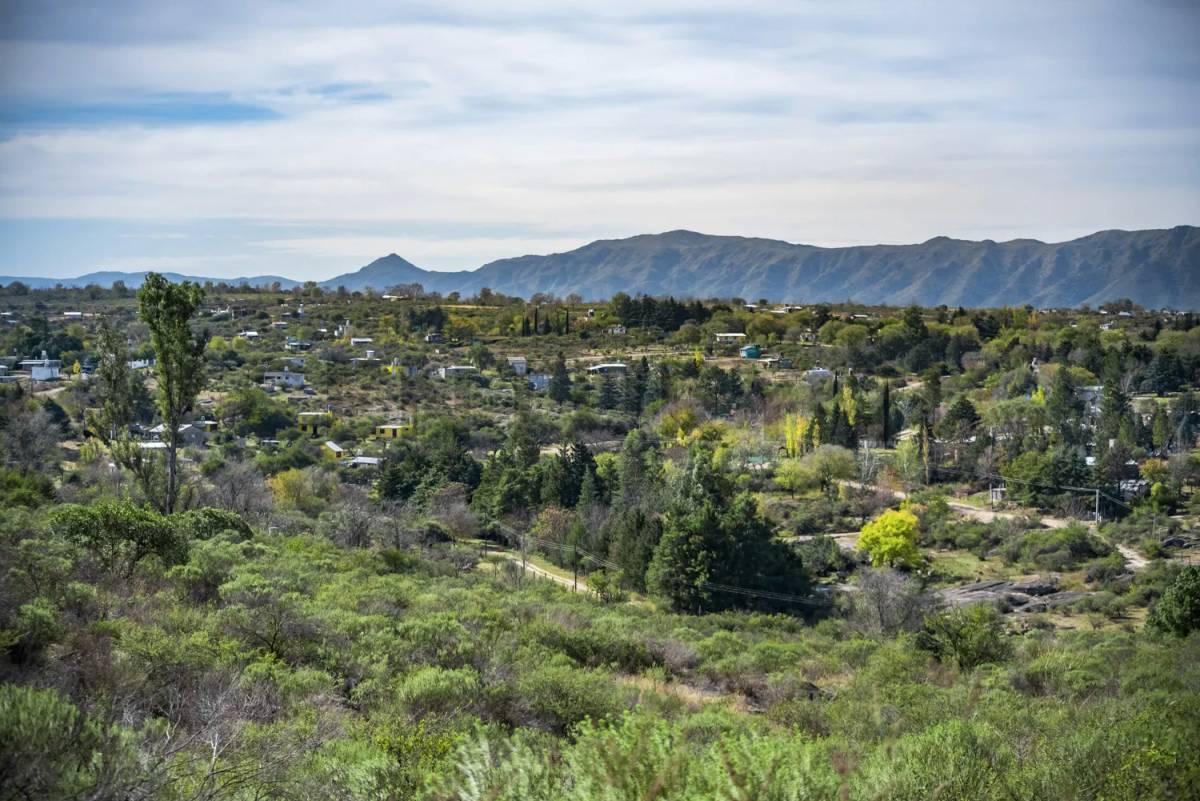 "Terreno en Venta en Las Sierras de Córdoba: Oportunidad Única con Vista Panorámica y Cercanía Al Rí 4