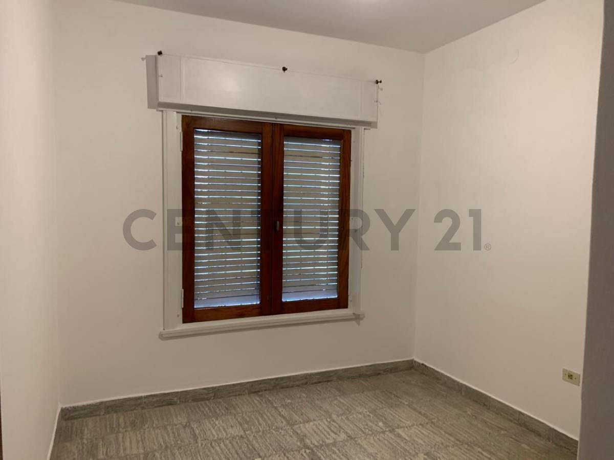 Hermosa Casa en Venta en Córdoba, Específicamente en Río Cuarto. con Una Superficie Total de 1. 2
