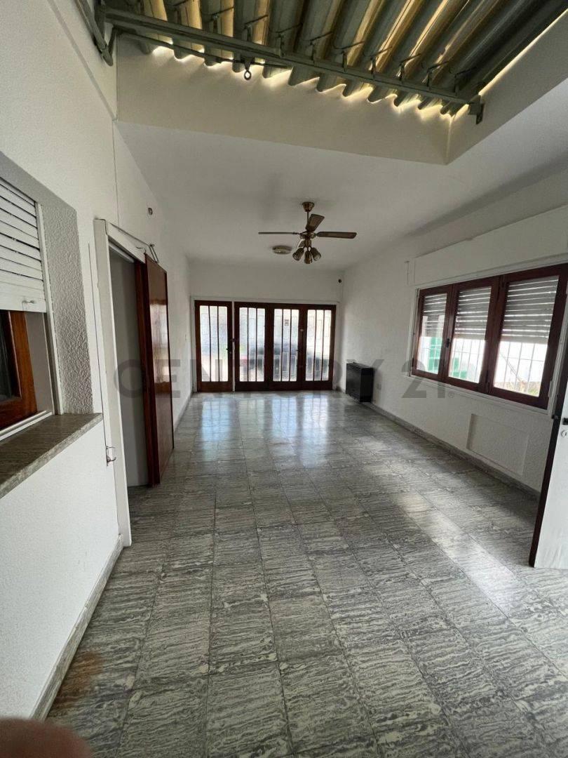 Hermosa Casa en Venta en Córdoba, Específicamente en Río Cuarto. con Una Superficie Total de 1. 4