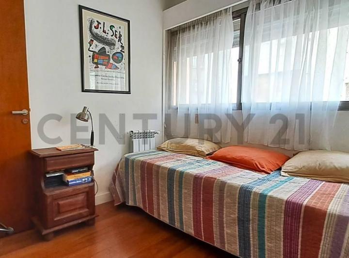 CENTRO IMPECABLE DEPTO 2 Dormitorios + Escritorio 3
