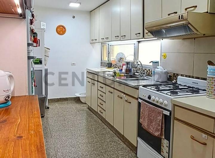 CENTRO IMPECABLE DEPTO 2 Dormitorios + Escritorio 4