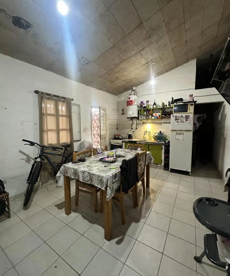 CASA EN VENTA B° LOS PLATANOS DE HORIZONTE 2 DORMITORIOS 4