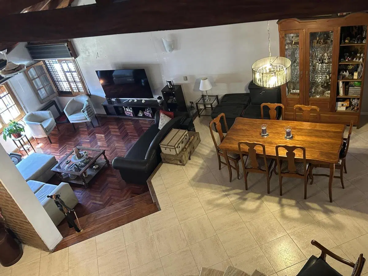 CASA CATEGORIA CON INCREIBLE PATIO- B SANTA CLARA DE ASIS 3