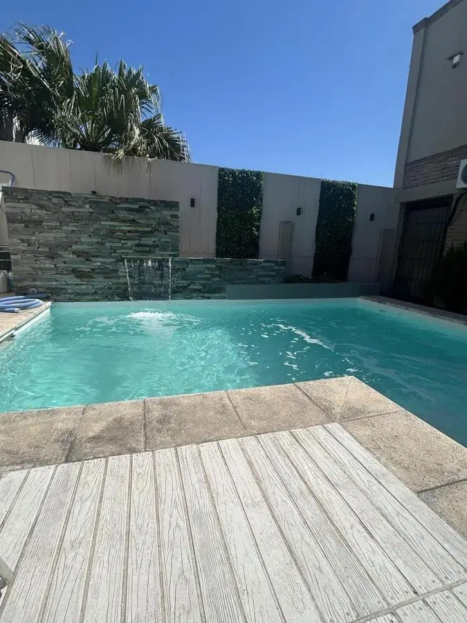 CASA CATEGORIA CON INCREIBLE PATIO- B SANTA CLARA DE ASIS 4
