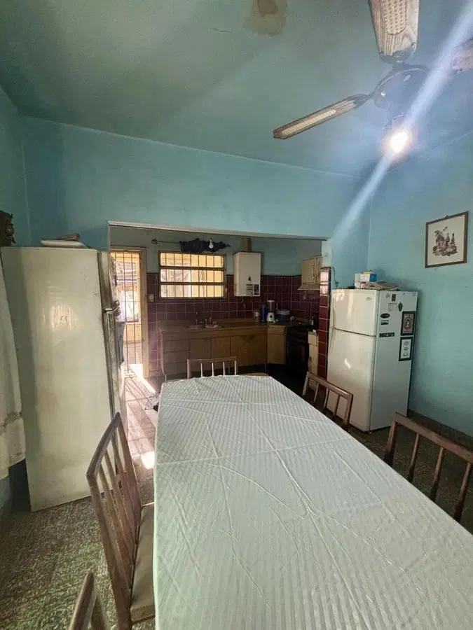 Casa Esquina en Venta con Local Comercial y Cochera Doble Barrio Altamira 4