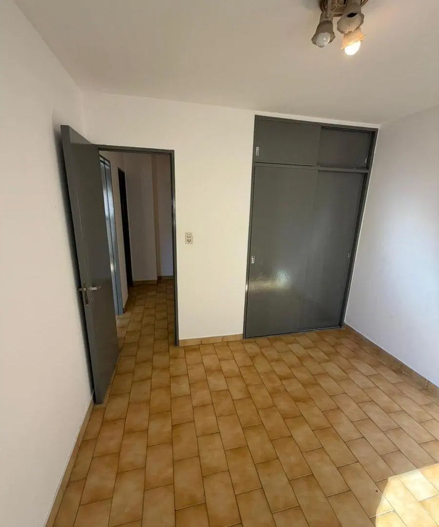 SE ALQUILA! Departamento 2 dormitorios en Alberdi 2