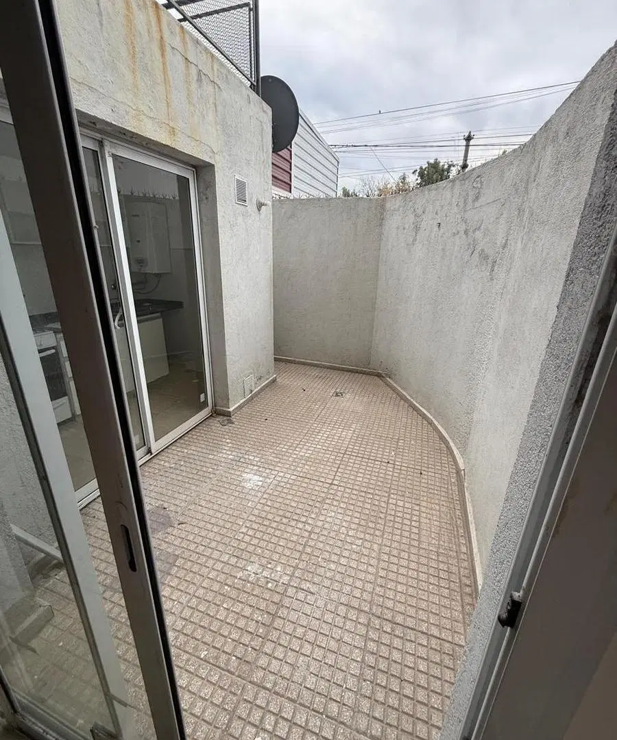 ALQUILO! Departamento 1 Dormitorio con 2 Patios 3