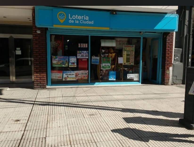 Local en Venta Sobre Av 3