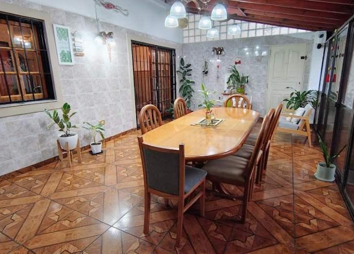 Casa 4 ambientes en Villa Dominico 4