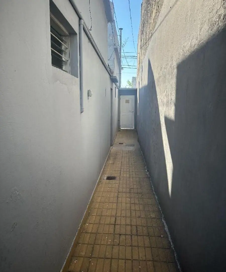 Departamento tipo casa 2 ambientes en Sarandi 2