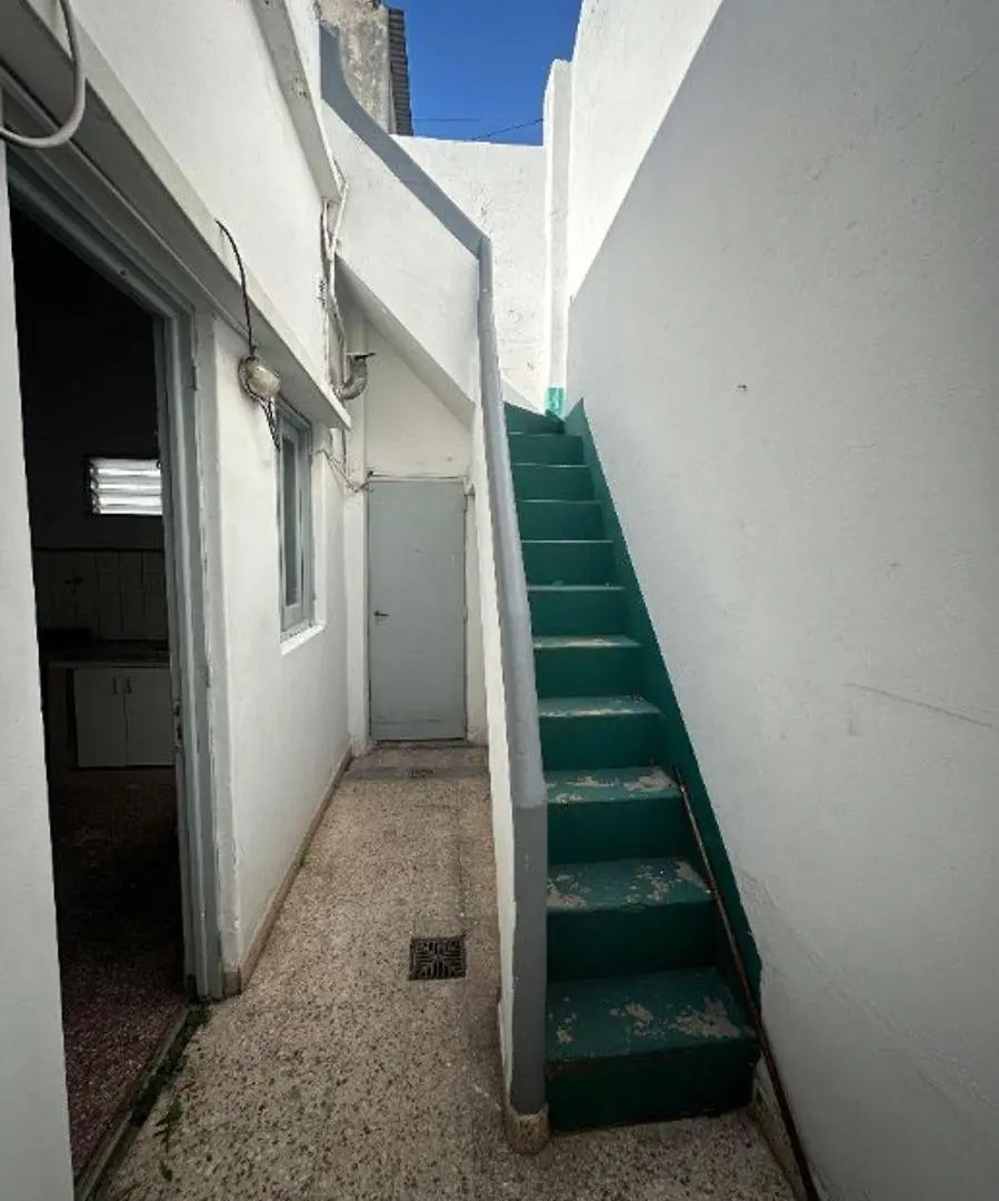 Departamento tipo casa 2 ambientes en Sarandi 3