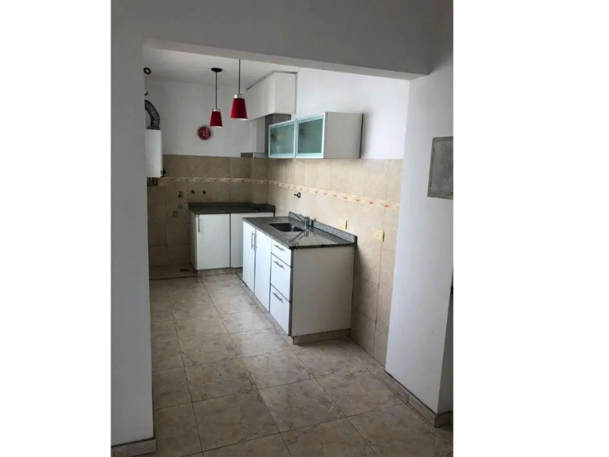Departamento en primer piso 3 ambientes en Sarandi 1