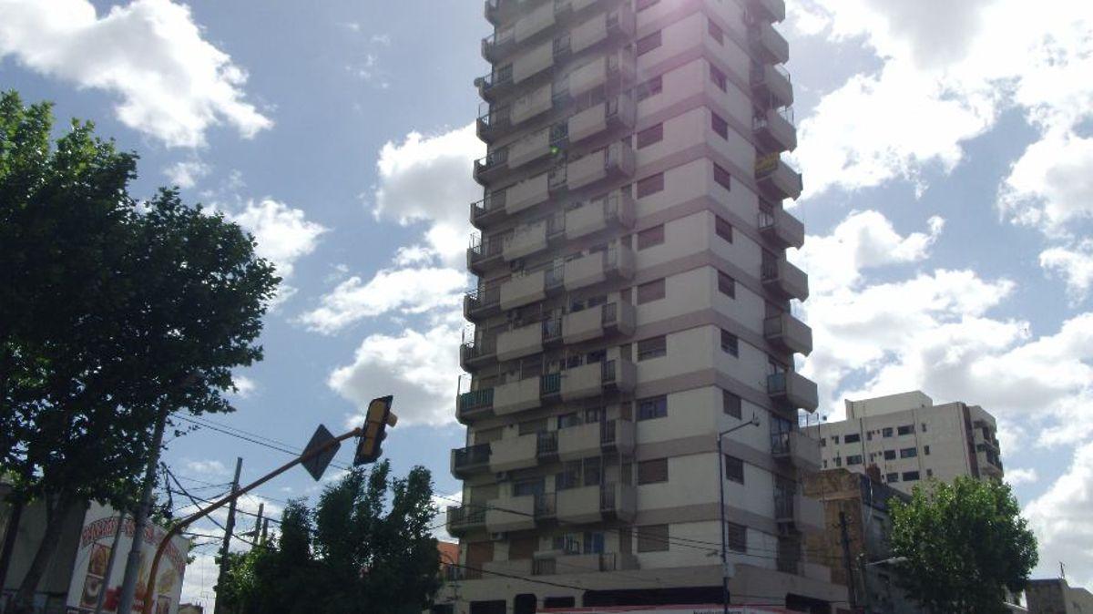 Semipiso al frente en Sarandi