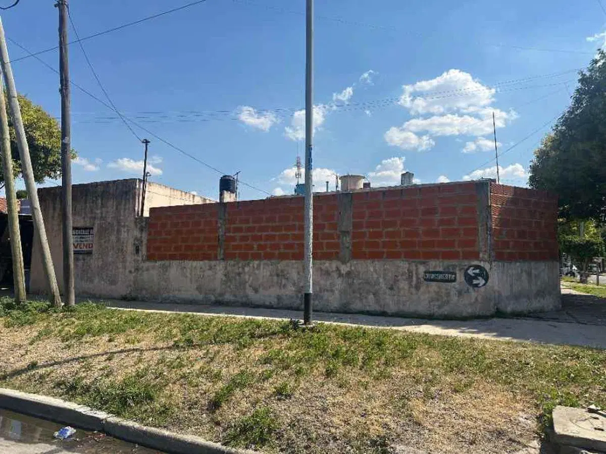 Casa 3 ambientes en Villa Dominico 3